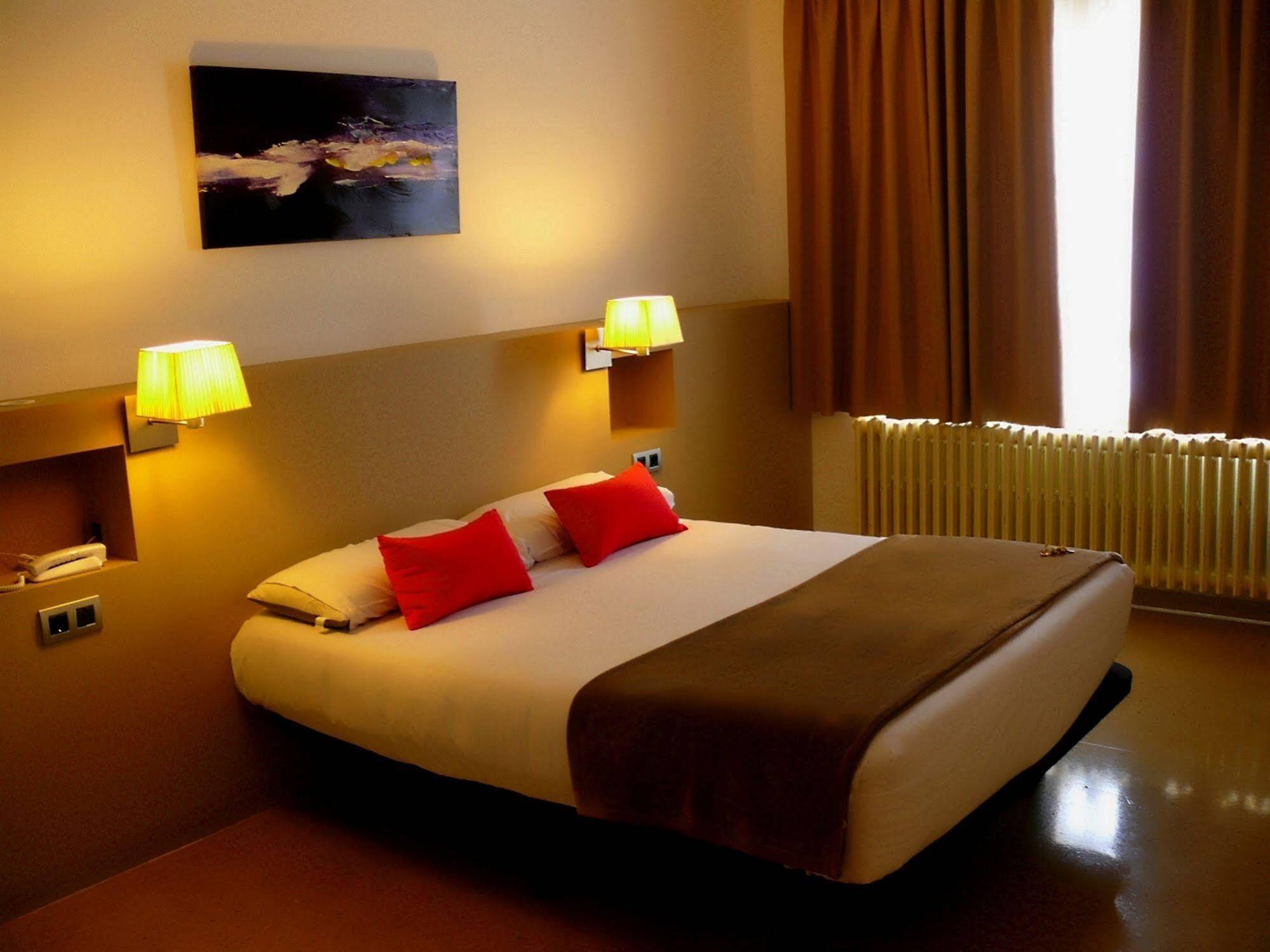 פאס דה לה קאסה Hotel Pic Mari מראה חיצוני תמונה
